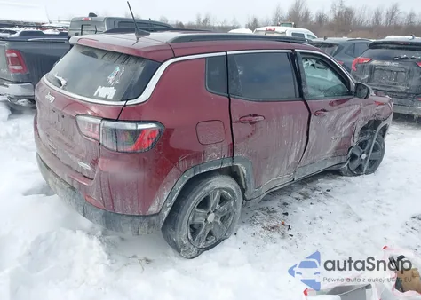 2022 Jeep Compass Latitude 4X4 z USA, uszkodzony, nr VIN 3C4NJDBB7NT102432